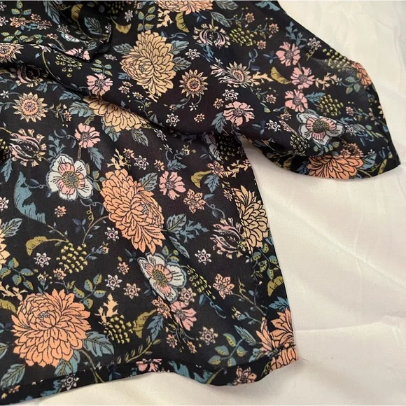 Loft/women’s blouse,size S, 3/4 length sleeves, black, blue and peach - Picture 4 of 6